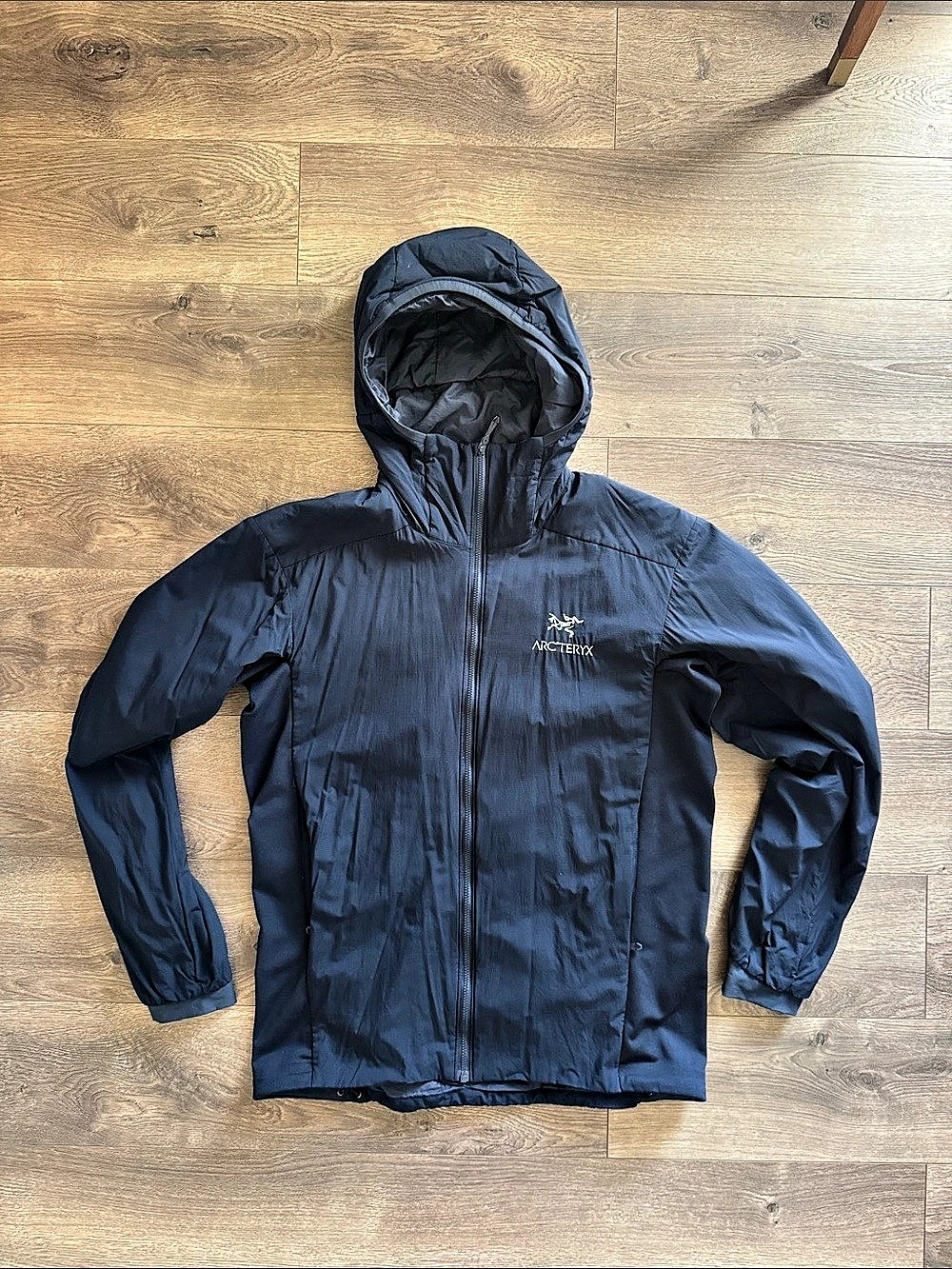 Arc’teryx Atom LT Hoody Men’s Small Dark Blue Insulated Jacket